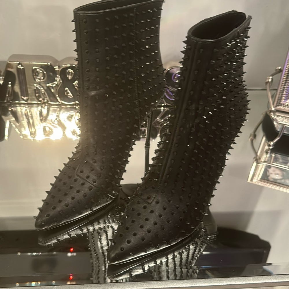 Steve Madden Boots
